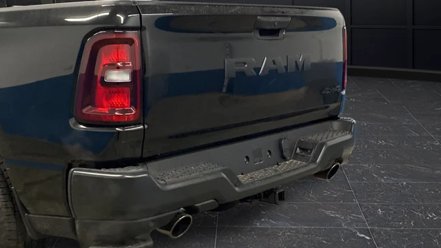 New 2026 Diamond Black Crystal Pearl-Coat Exterior Paint RAM Tradesman image 37
