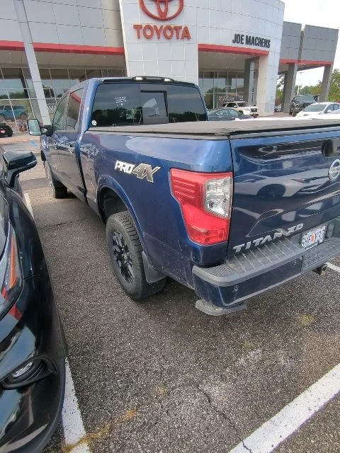 Used 2018 Blue Nissan PRO-4X image 8