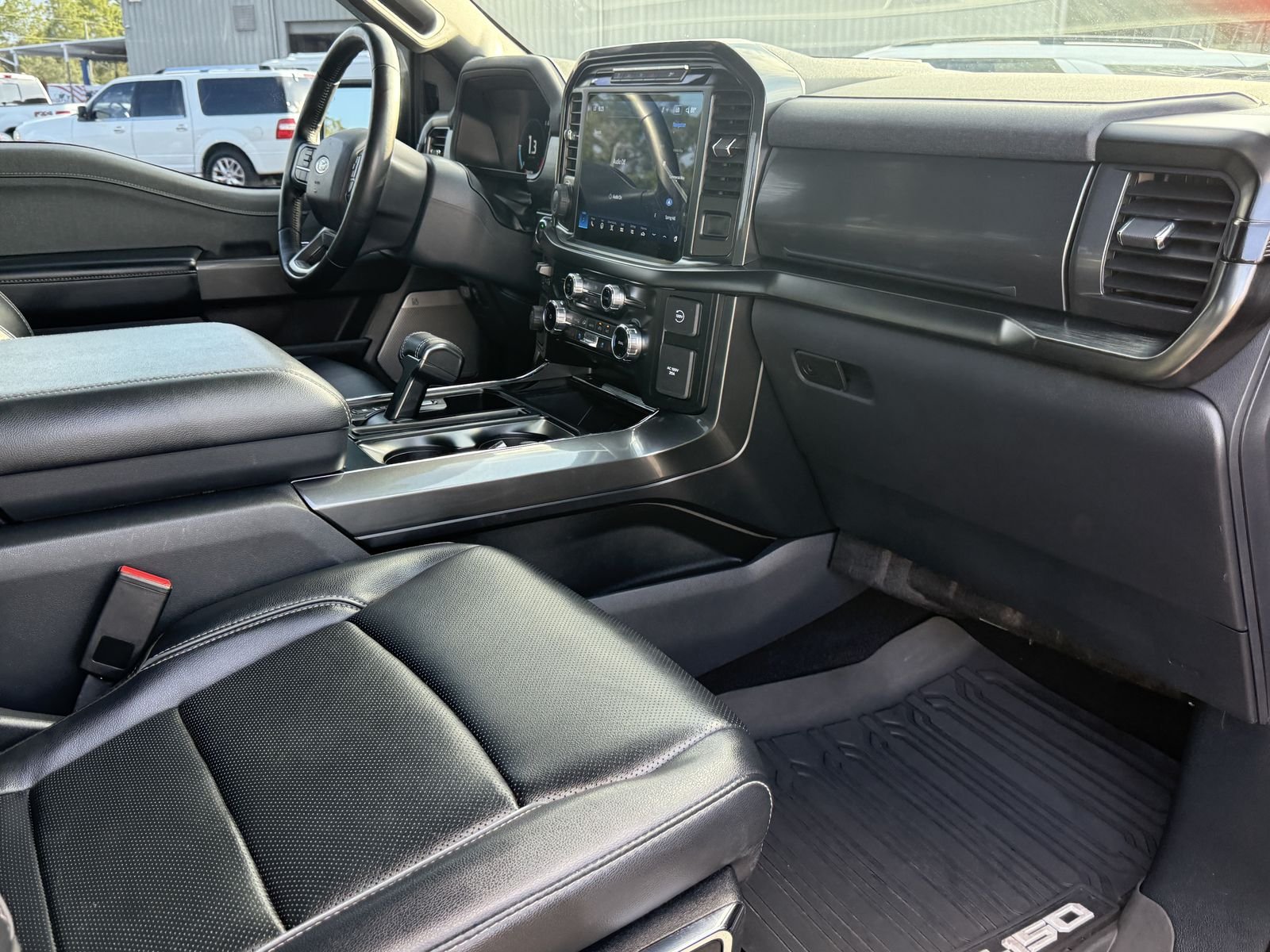 Used 2023 Gray Metallic Ford Lariat image 14