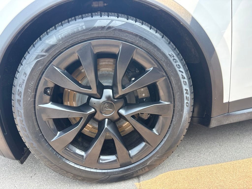 Used 2022 White Tesla Base image 11