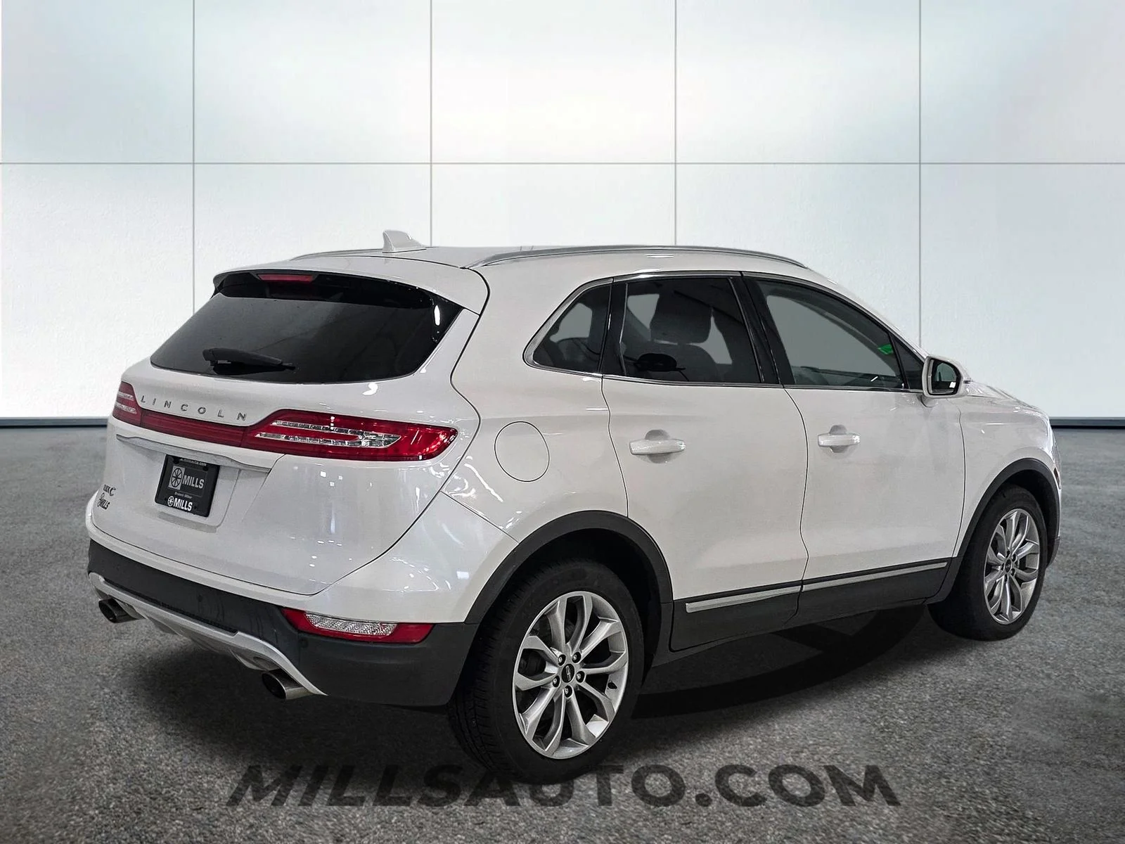 Used 2019 White Lincoln Select image 8
