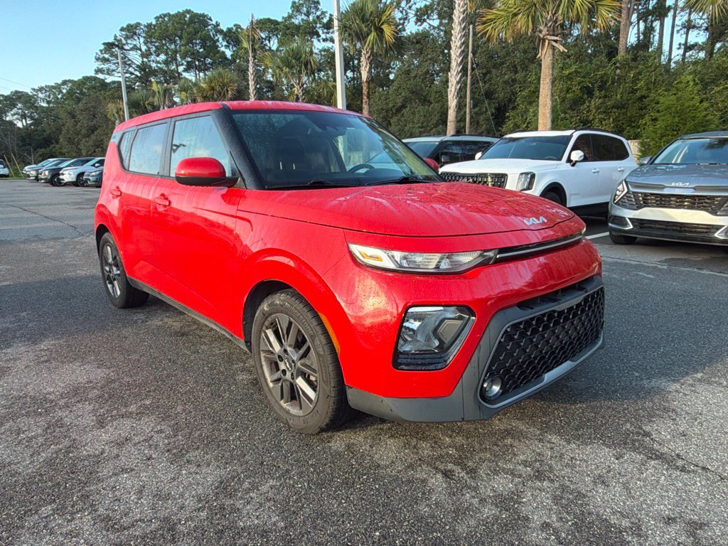 Used 2022 Inferno Red Kia EX image 1