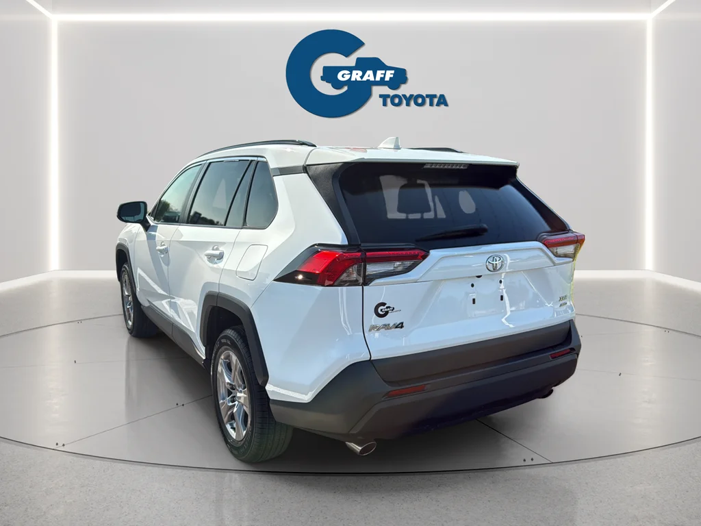 Used 2023 White Toyota XLE image 10
