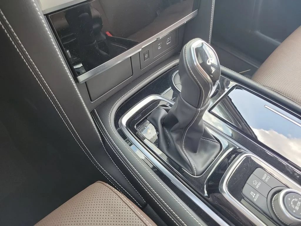 Used 2023 Black INFINITI PREMIUM SELECT image 16