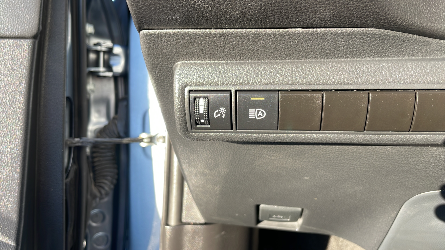 Certified Used 2022 Blue Toyota XLE image 16