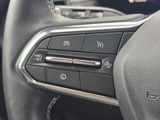 Used 2025 White Chevrolet LT image 37