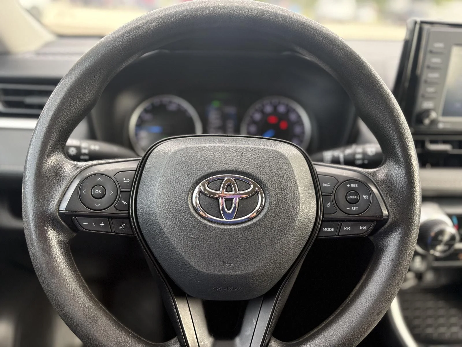 Used 2022 Silver Sky Metallic Toyota Hybrid XLE image 27