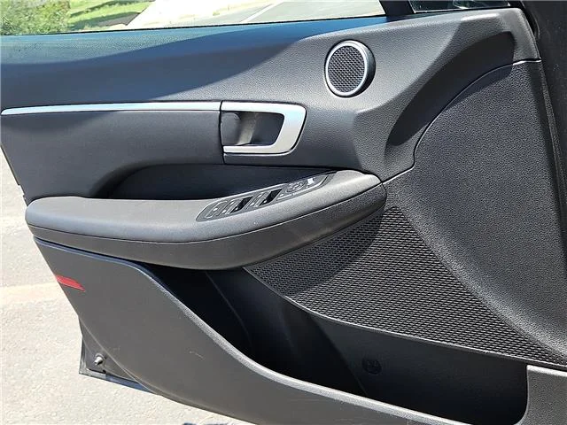 Used 2025 Portofino Gray Hyundai SEL Front-Wheel Drive image 13