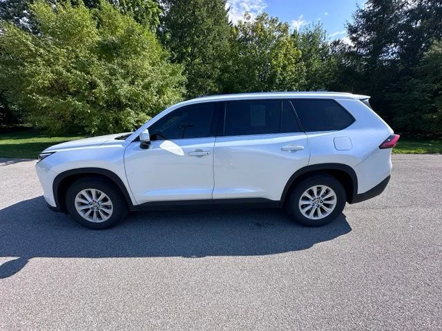 Used 2024 Beige Toyota XLE image 6