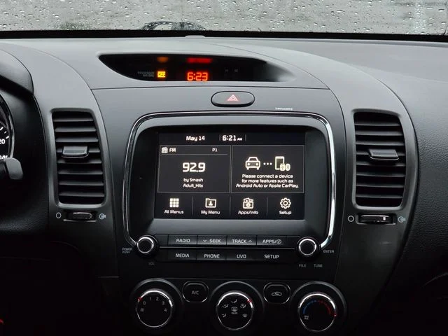 Used 2018 Deep Sea Blue Kia LX image 20
