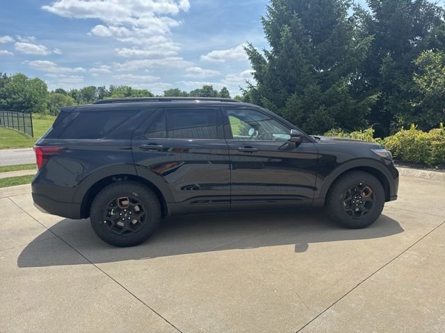 New 2026 Agate Black Metallic Ford Tremor® image 4
