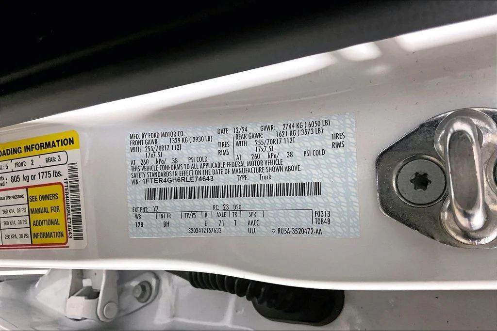 Certified Used 2024 Oxford White Ford XLT image 26