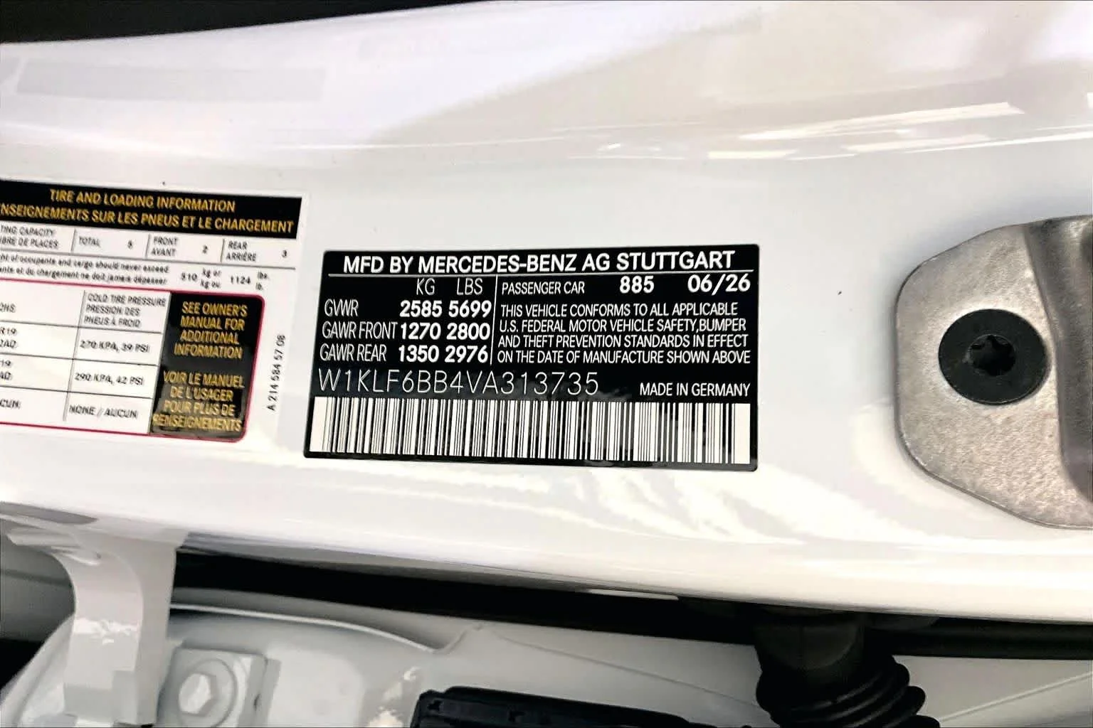 New 2027 MANUFAKTUR Moonlight White Metallic Mercedes-Benz E 450 image 12