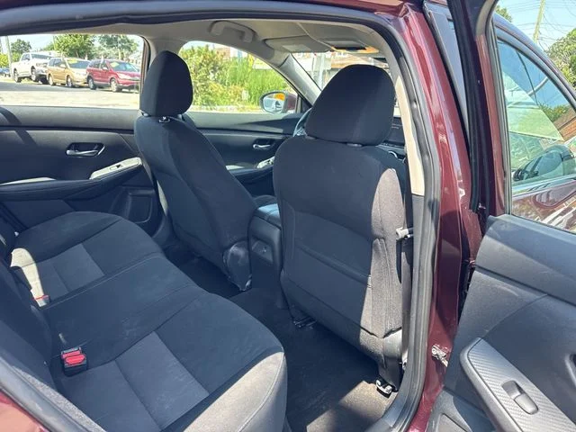 Used 2022 Red Nissan SV image 17