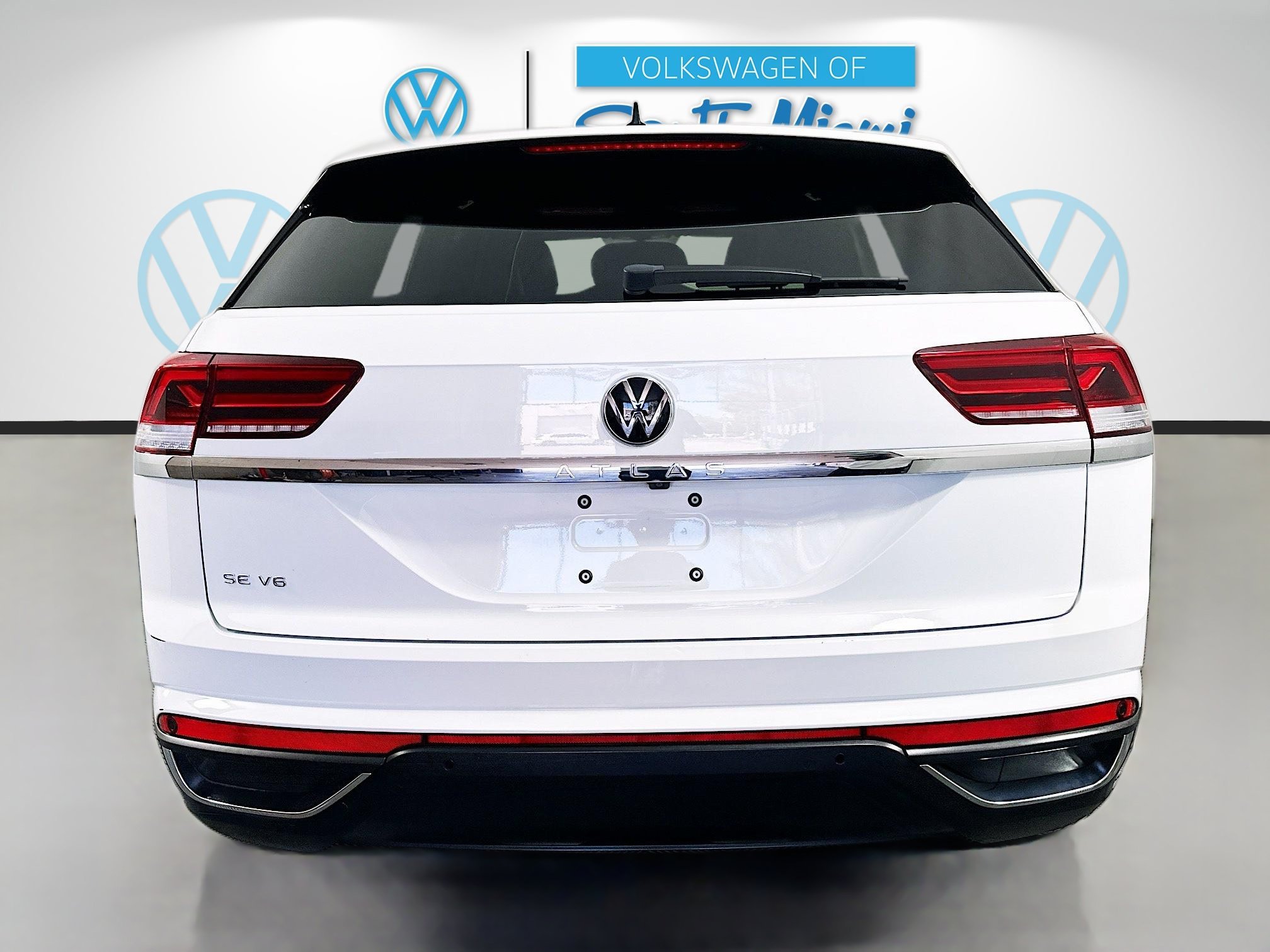 Certified Used 2021 Pure White Volkswagen 3.6L V6 SE w/Technology image 5