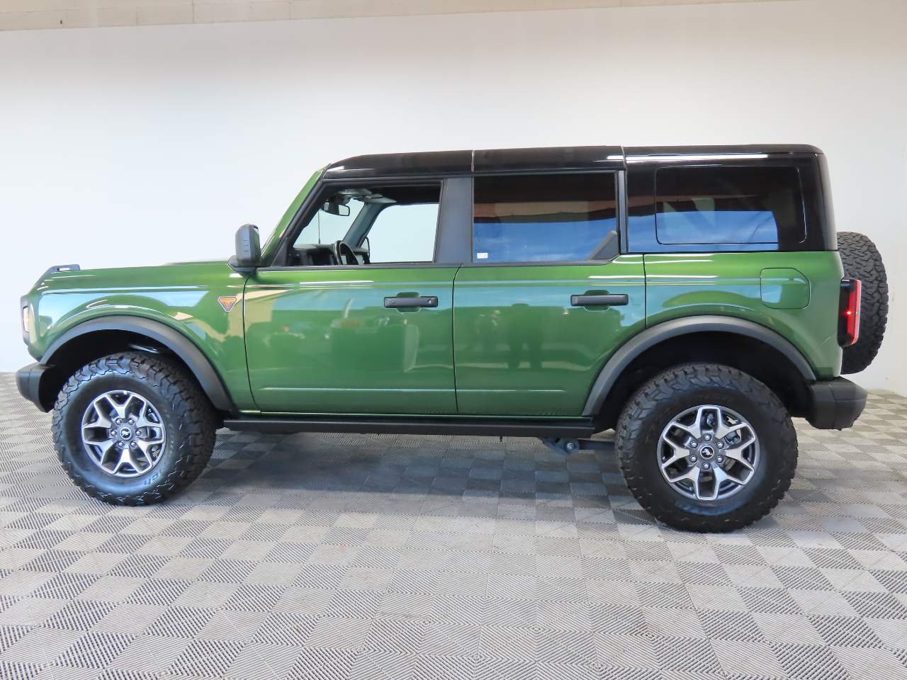 Used 2025 Eruption Green Ford Badlands image 5