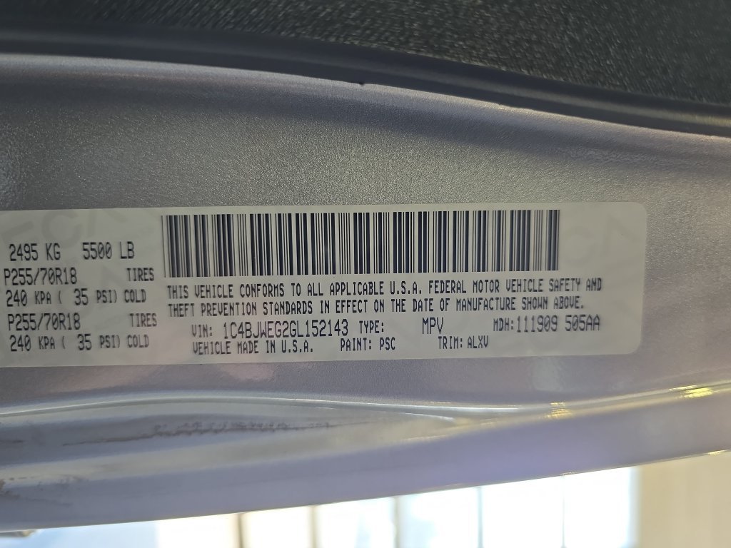 Used 2016 Silver Jeep Unlimited Sahara image 36