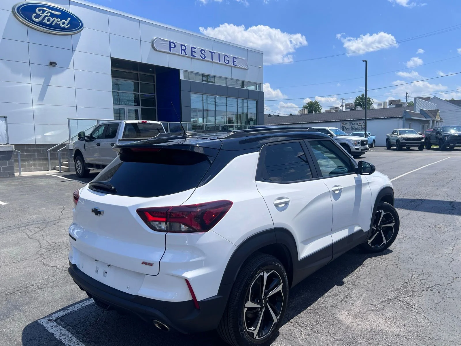 Used 2021 Iridescent Pearl Tricoat Chevrolet RS image 17