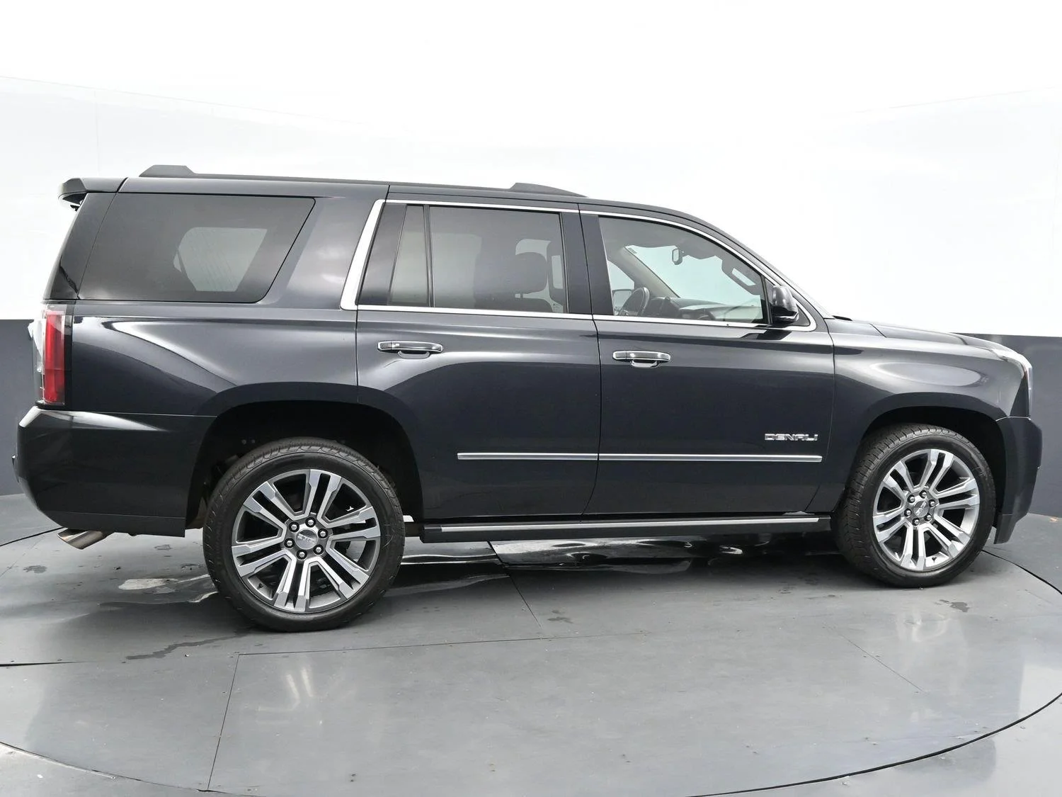 Used 2020 Carbon Black Metallic GMC Denali image 8