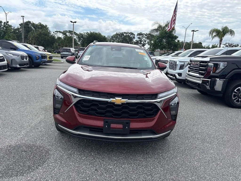 Used 2025 Crimson Metallic Chevrolet LT image 6