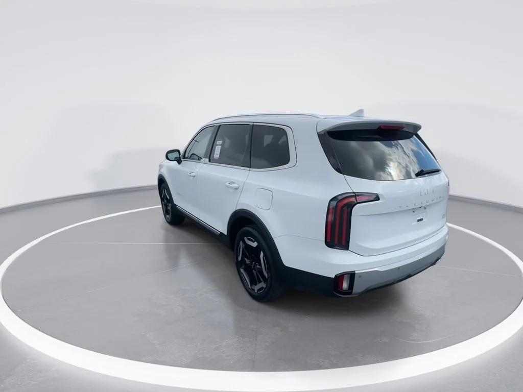 Used 2024 White Kia EX image 6