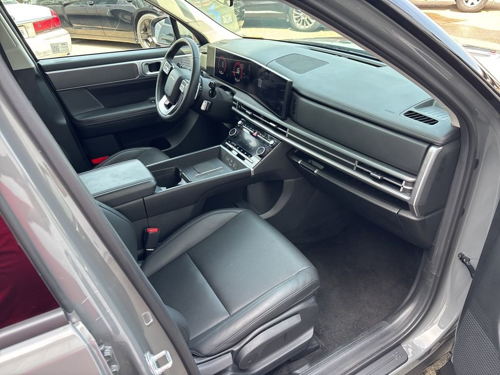 Used 2025 Gray Hyundai SEL image 43