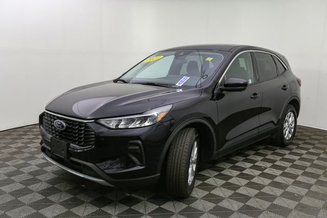 Used 2023 Black Ford Active image 5