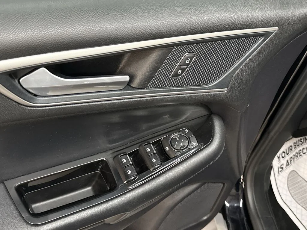 Used 2019 Agate Black Metallic Ford SEL image 16