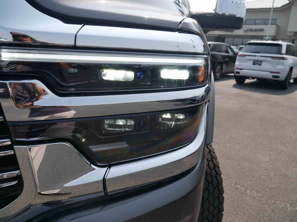 2026 RAM 3500 Limited - Photo 17