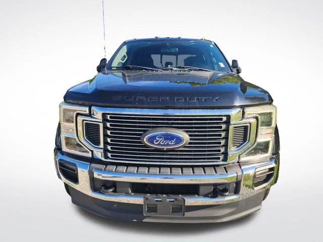 Used 2020  Ford Lariat image 4
