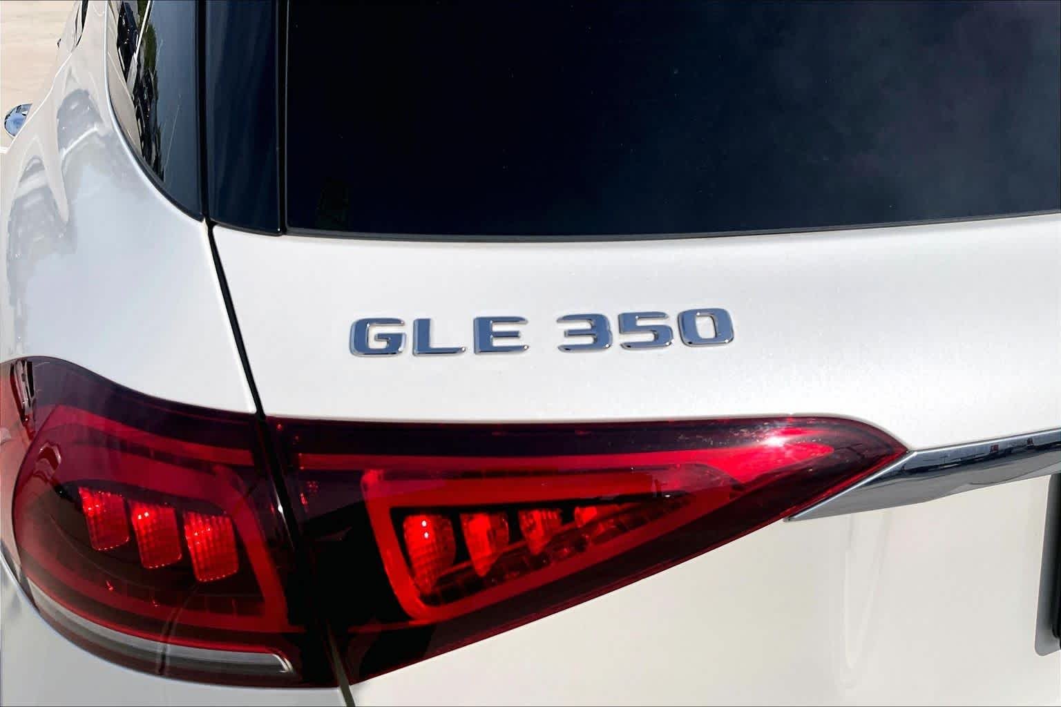 Used 2022 MANUFAKTUR Diamond White Bright Mercedes-Benz GLE 350 image 28
