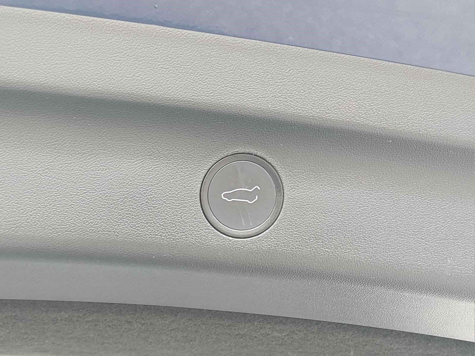 Used 2021  Tesla Long Range image 22