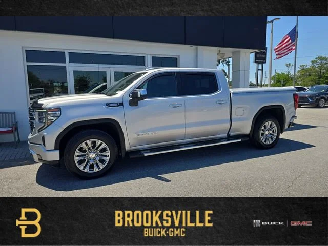 2022 GMC Sierra 4WD Crew Cab Short Box Denali's photo