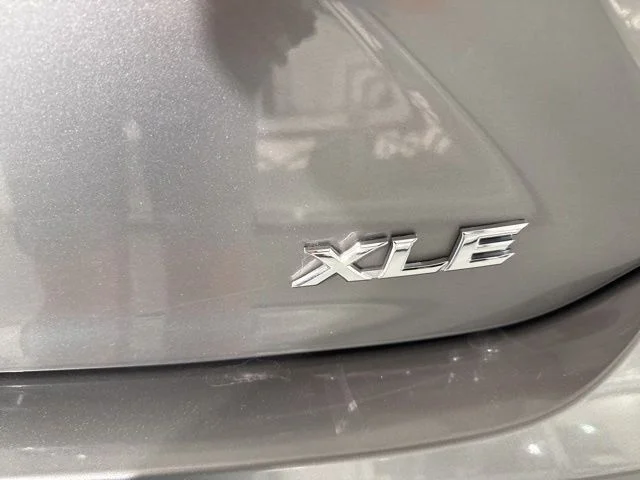 Used 2025  Toyota XLE image 10