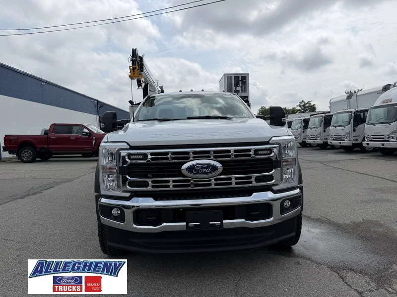New 2025 Oxford White Ford XL image 3