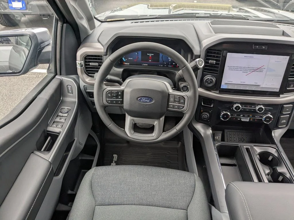 New 2026 Agate Black Metallic Ford XLT image 18