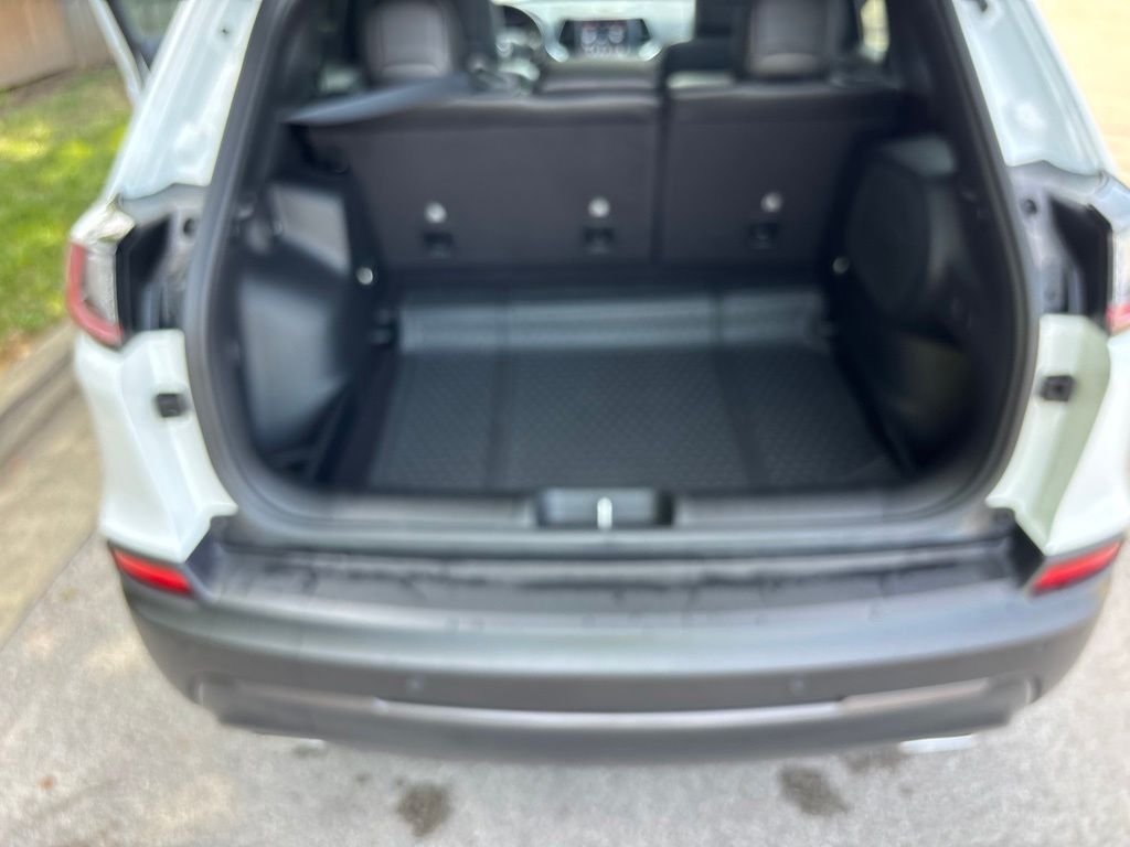 Certified Used 2021 White Jeep Latitude Lux image 36