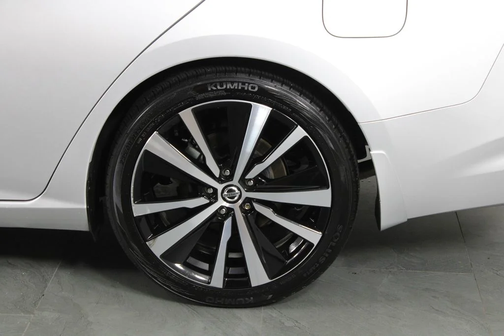 Certified Used 2020 Silver Nissan 2.5 SR image 15
