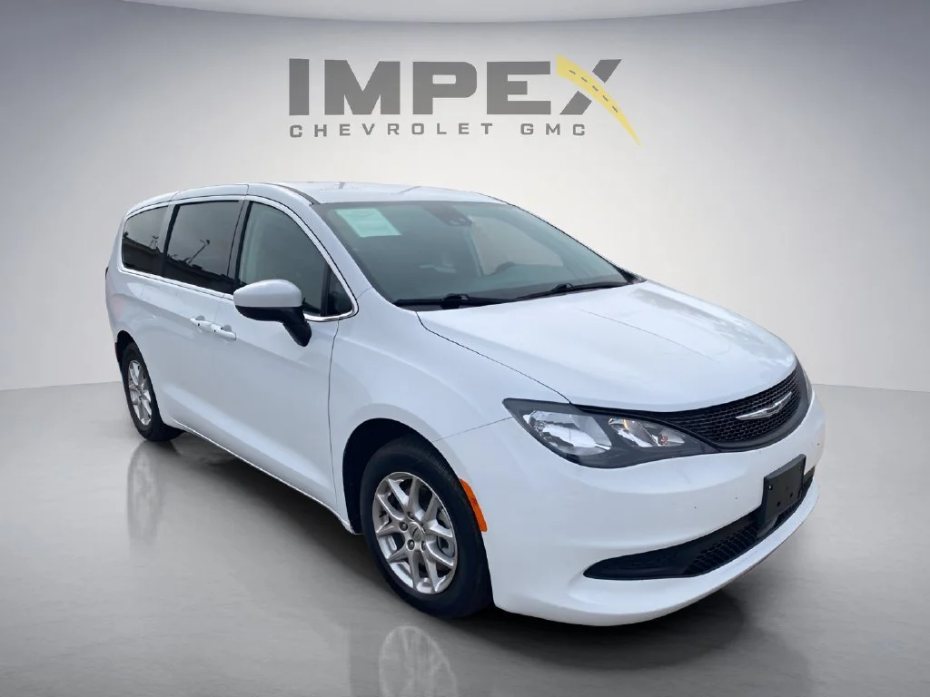 Used 2023 White Chrysler LX image 7
