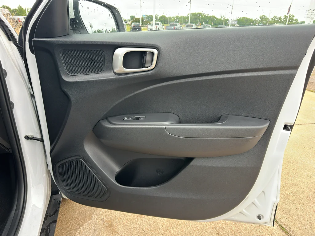 Used 2025 Onyx Black Hyundai SEL image 27