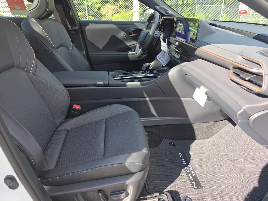 New 2027 Oxygen White <sup>1</sup> Toyota  Limited image 14