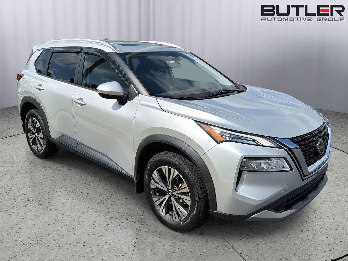 Used 2022 Brilliant Silver Metallic Nissan SV image 8