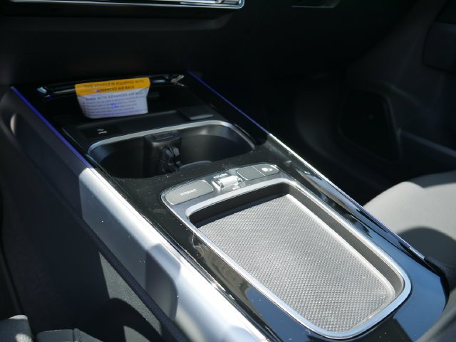 New 2026 Cirrus Silver Metallic Mercedes-Benz GLB 250 image 39