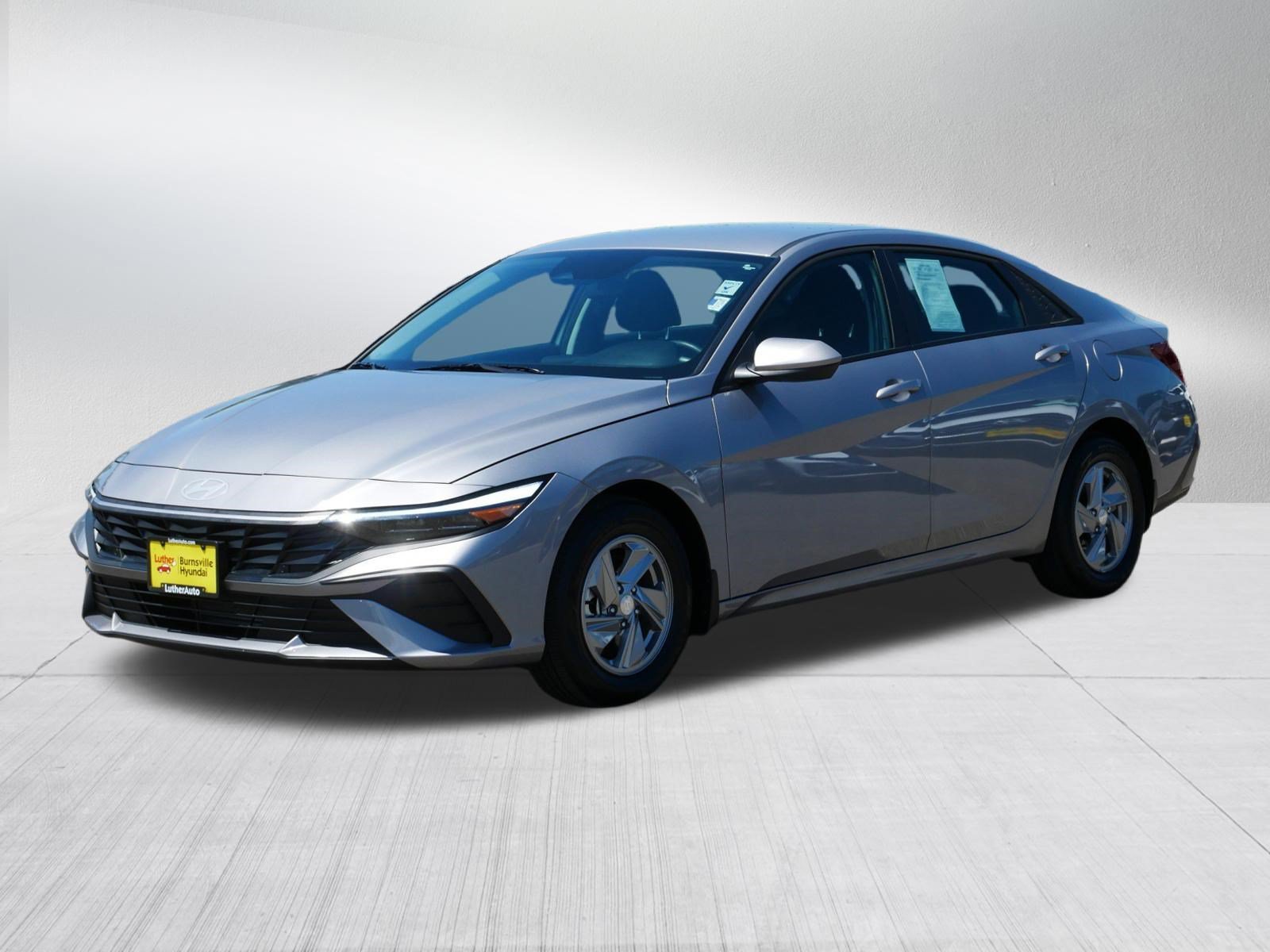 Certified Used 2026 Fluid Metal Hyundai SE image 3