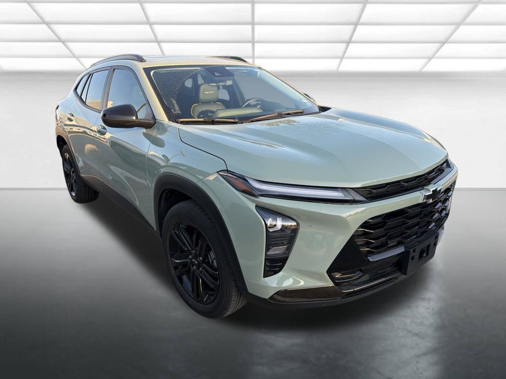 Used 2024 Cacti Green Chevrolet ACTIV image 1