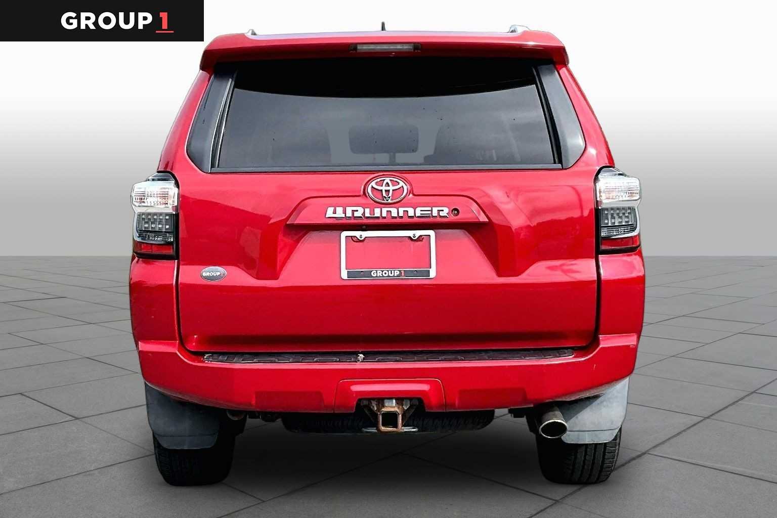 Used 2016 Barcelona Red Metallic Toyota SR5 Premium image 5