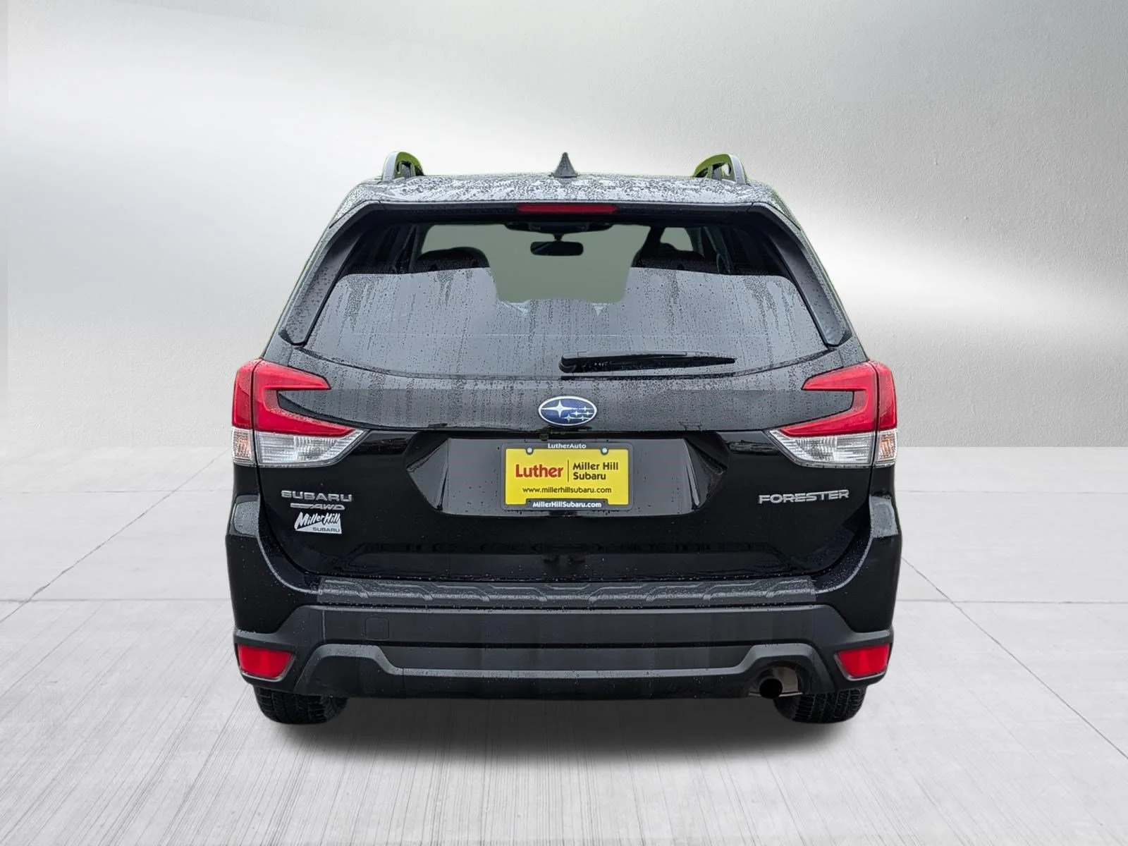 Used 2023 Crystal Black Silica Subaru Premium image 6