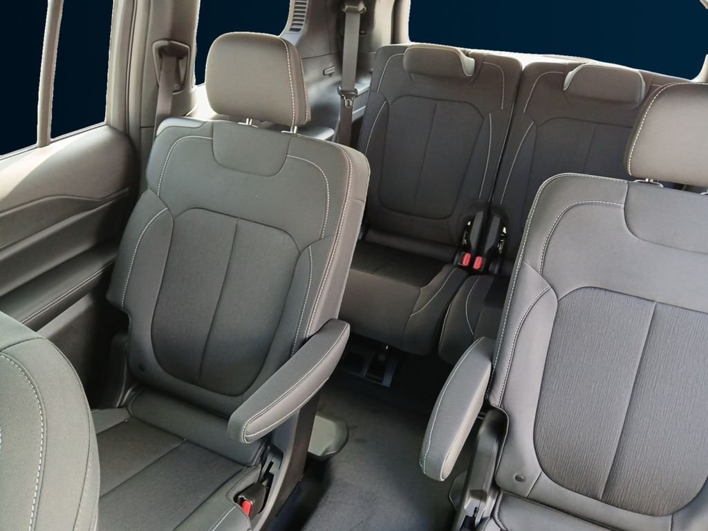 New 2026 Silver Zynith Exterior Paint Jeep Laredo image 16