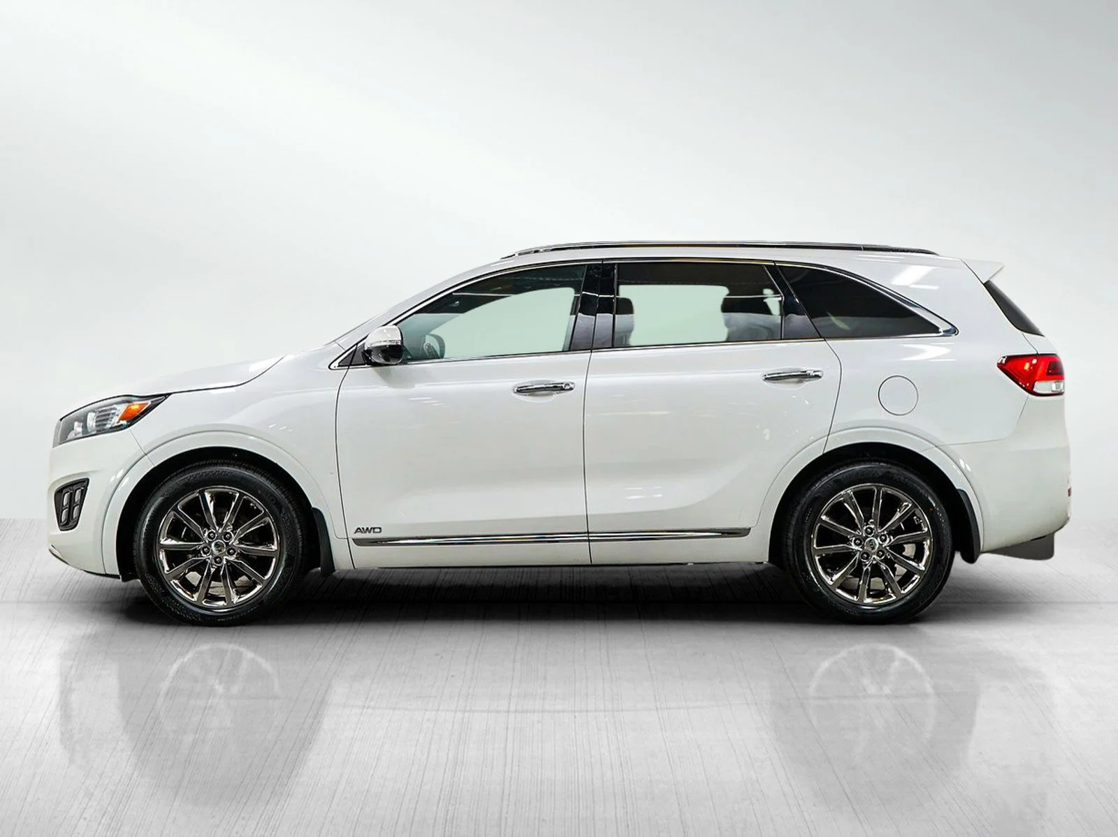 Used 2017 Kia Sorento SXL with VIN 5XYPKDA56HG233686 for sale in Wayzata, Minnesota
