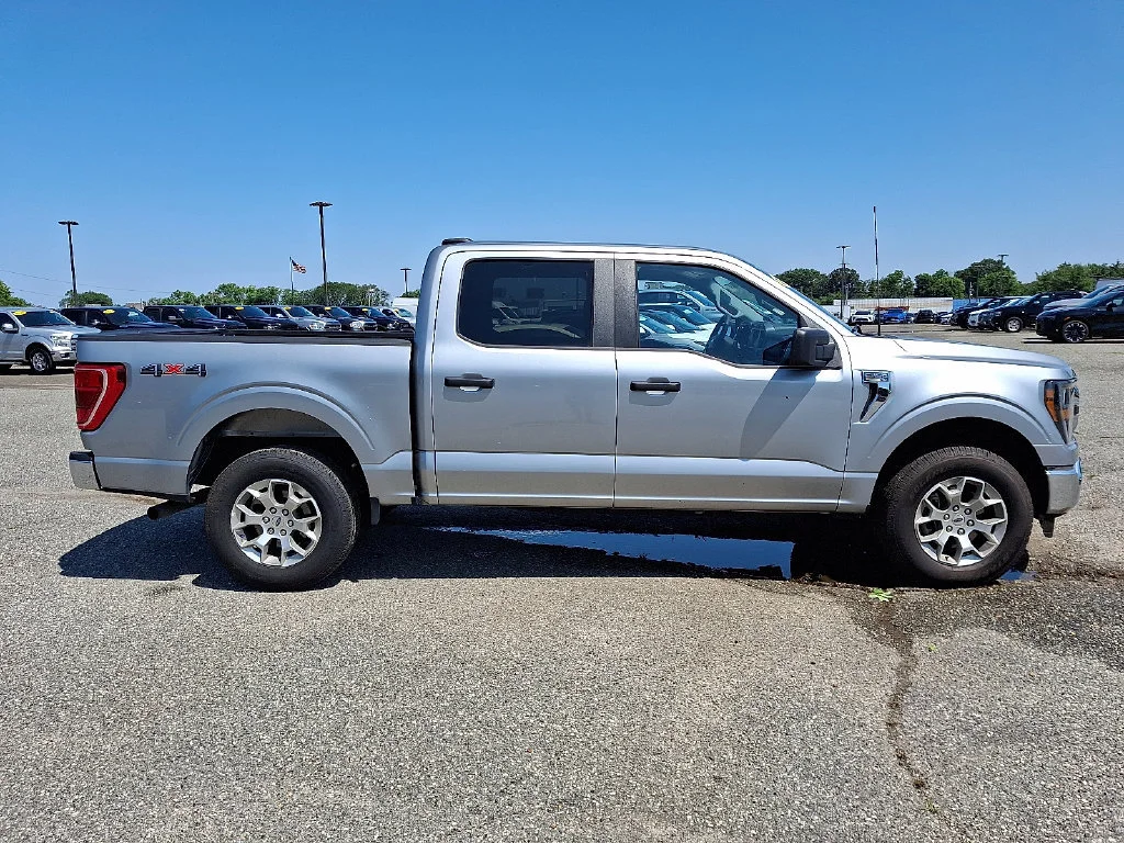 Used 2023 Silver Ford XLT image 13